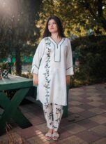 BIRD-BREEZE-WITH-TULIP-PANTS6